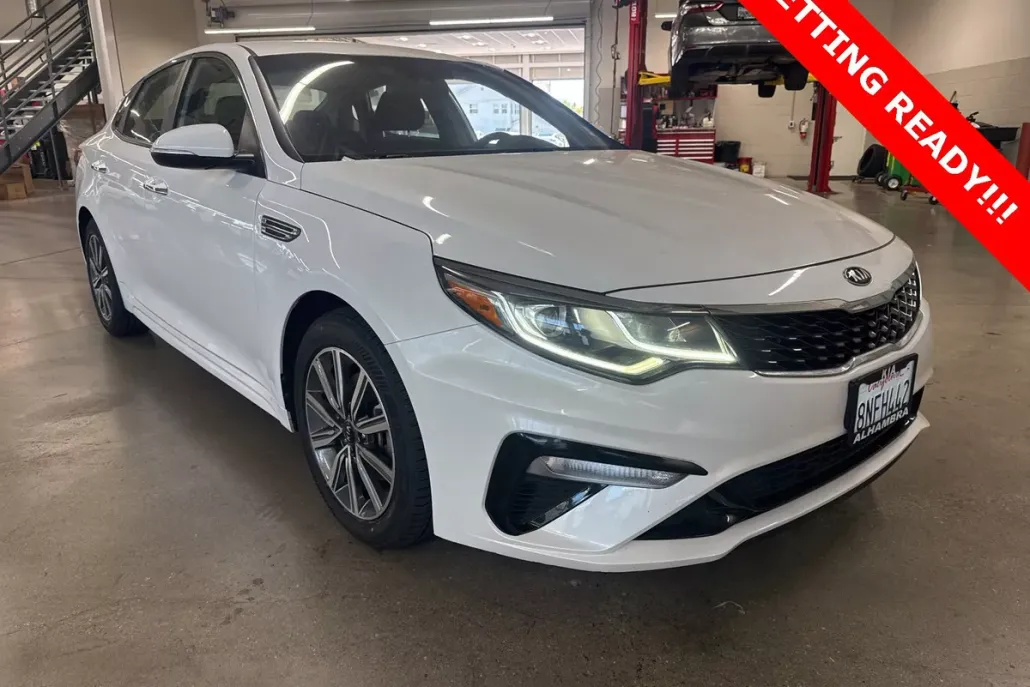 2019 Kia Optima LX photo 1