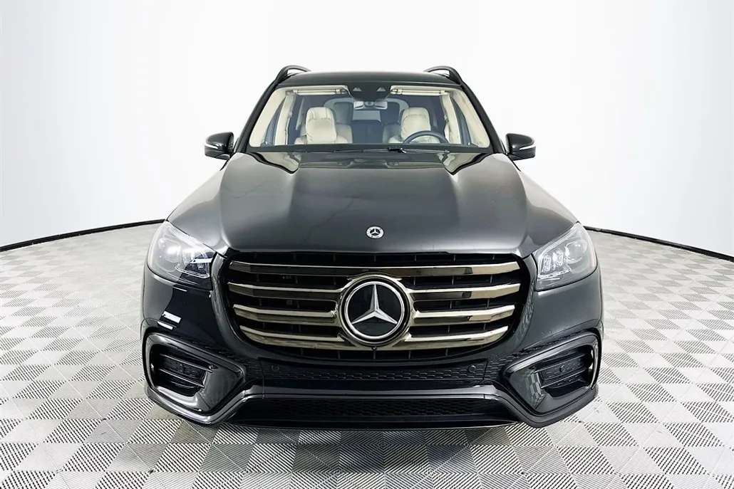 2026 Mercedes Benz GLS 450 4MATIC photo 1