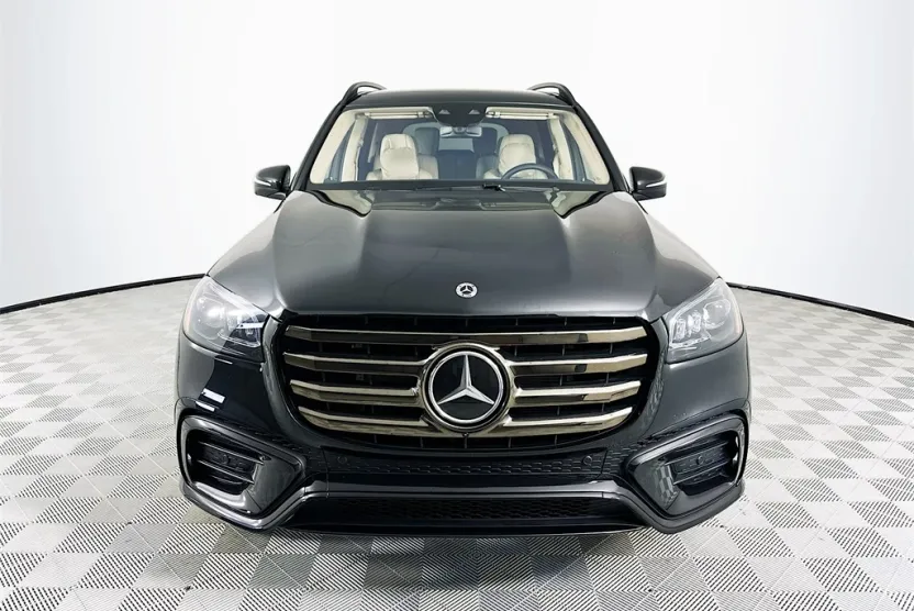 2026 Mercedes Benz GLS 450 4MATIC photo 1