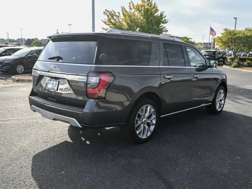 2019 Ford Expedition MAX Platinum photo 1