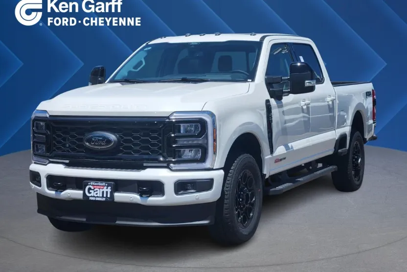 2025 Ford F-250 Lariat photo 1