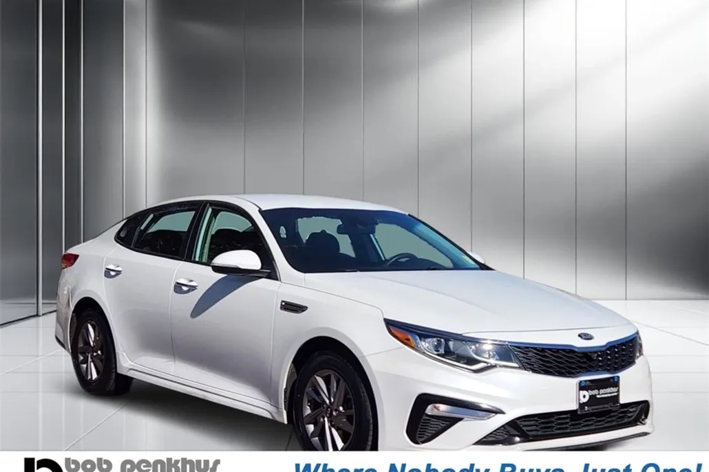2020 Kia Optima LX photo 1