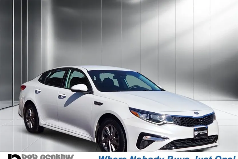 2020 Kia Optima LX photo 1