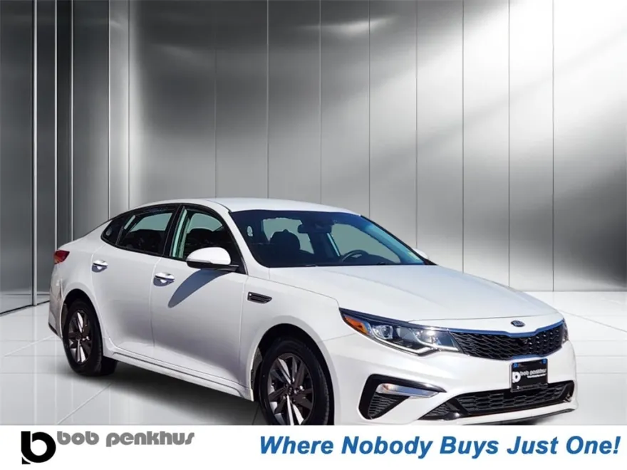2020 Kia Optima LX photo 1