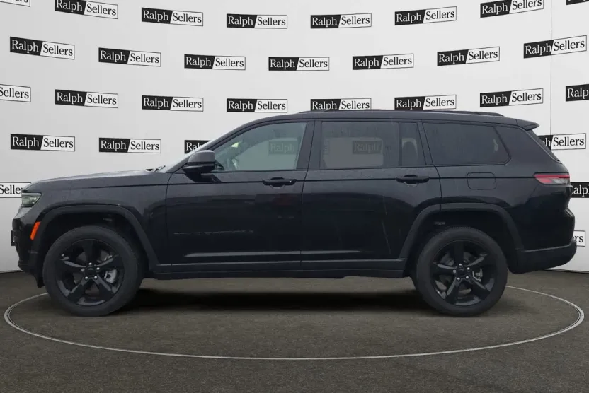 2025 Jeep Grand Cherokee Altitude photo 1