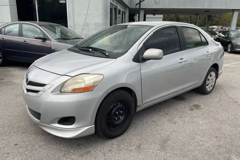 2007 Toyota Yaris Base photo 1