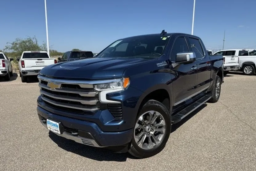 2023 Chevrolet Silverado High Country photo 1