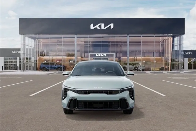 2025 Kia K4 GT-Line photo 1