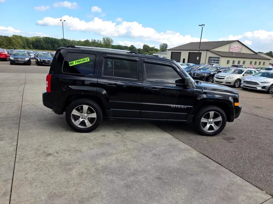 2017 Jeep Patriot Latitude photo 1