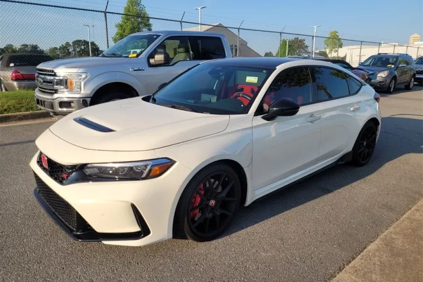2024 Honda Civic Type R photo 1