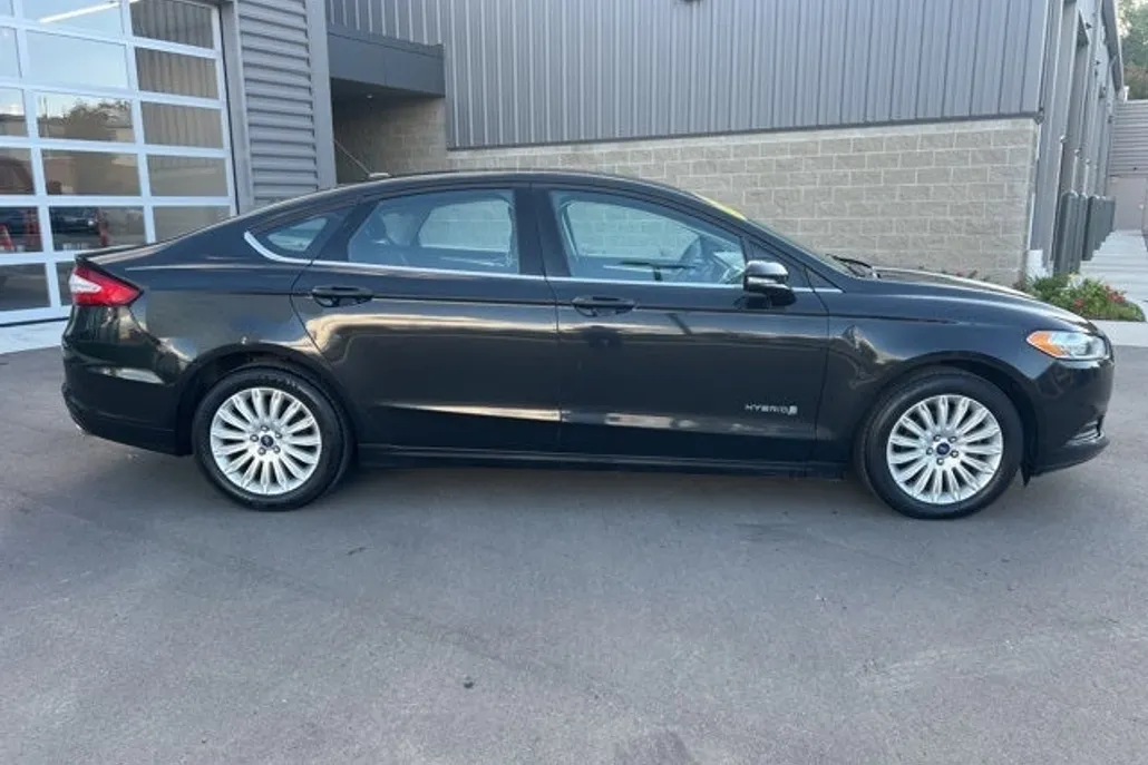 2014 Ford Fusion Hybrid SE photo 1
