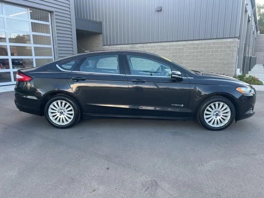 2014 Ford Fusion Hybrid SE photo 1