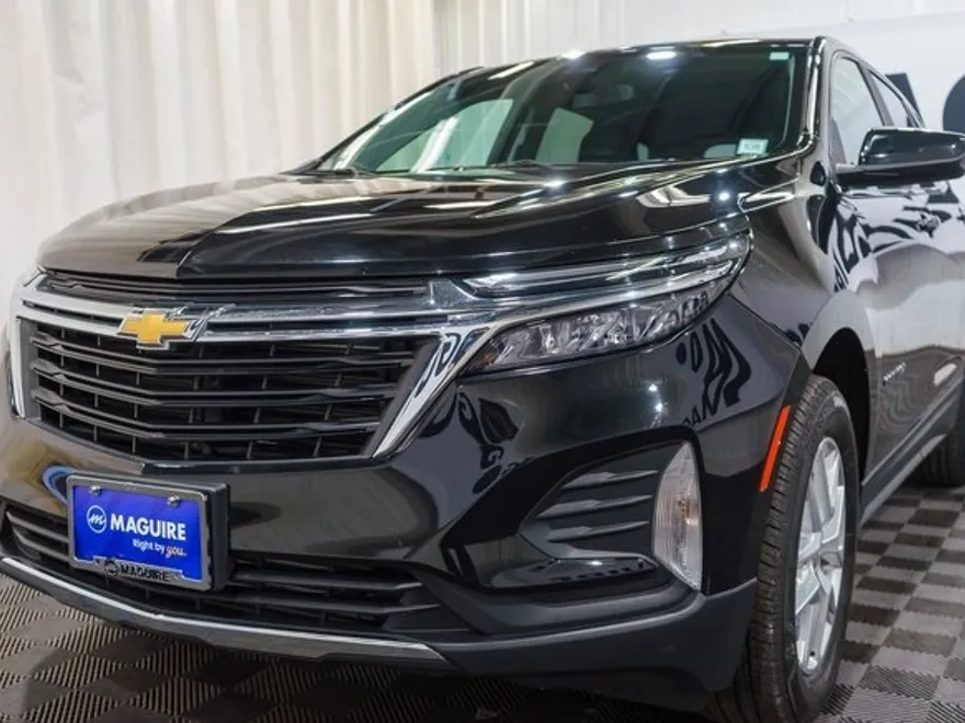 2022 Chevrolet Equinox LT photo 1