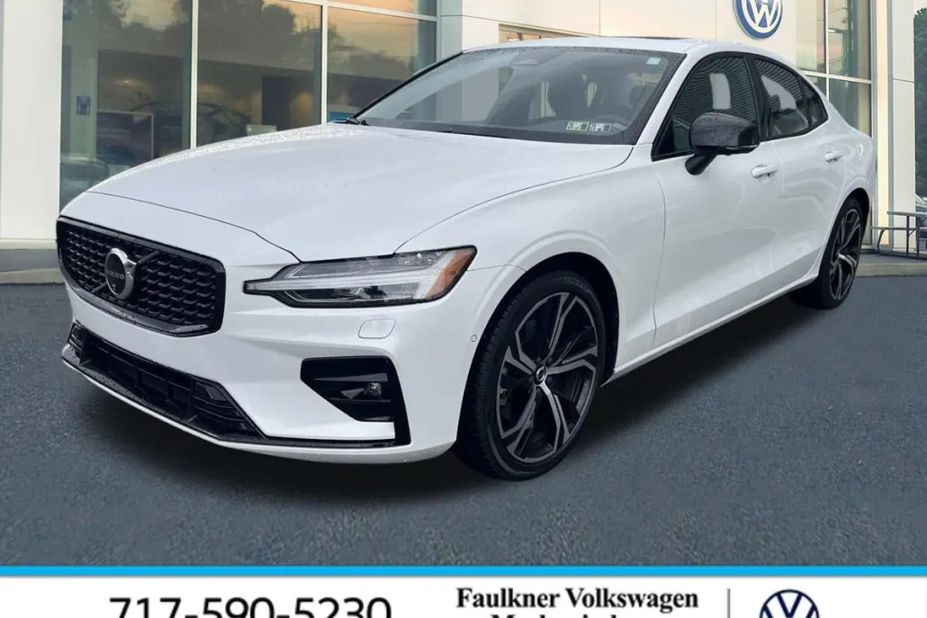 2024 Volvo S60 B5 Plus photo 1