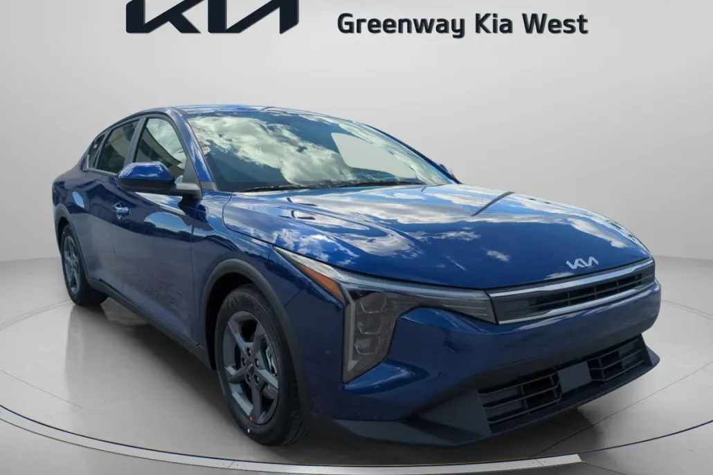 2025 Kia K4 LXS photo 1
