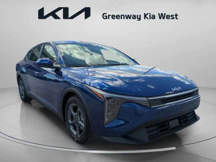 2025 Kia K4 LXS photo 1