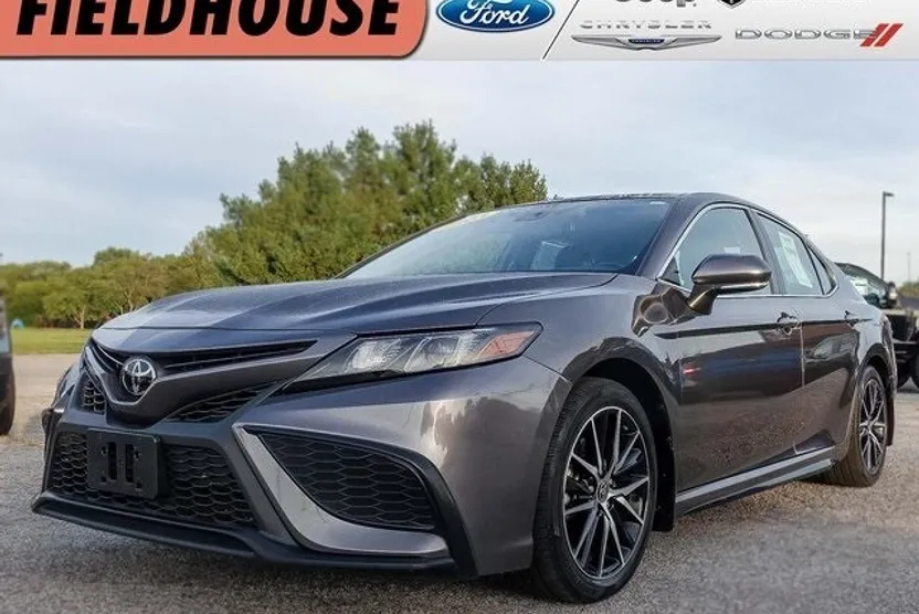 2023 Toyota Camry SE photo 1