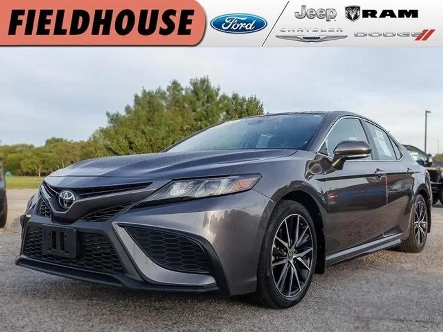 2023 Toyota Camry SE photo 1