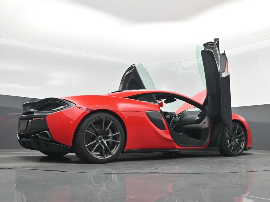 2019 Mclaren 570S photo 1