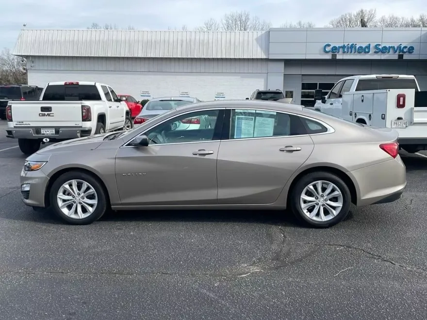 2025 Chevrolet Malibu 1LT photo 1