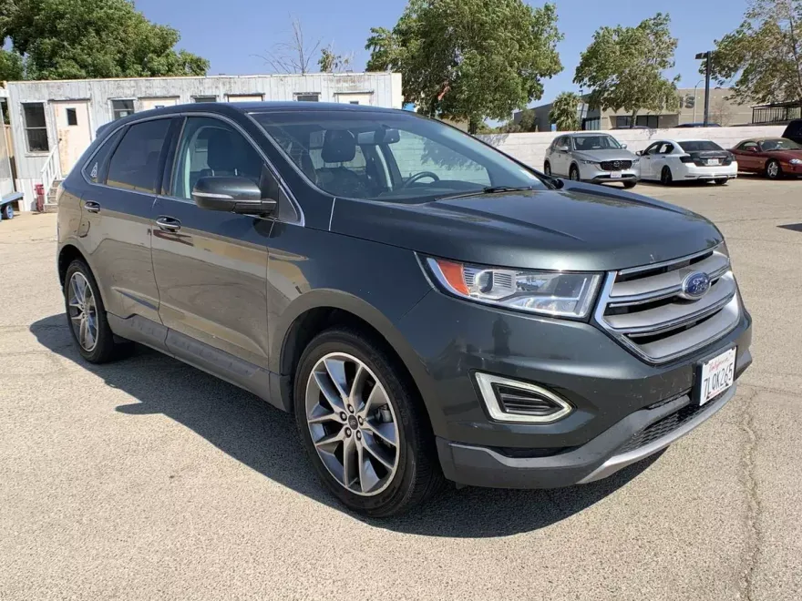 2015 Ford Edge Titanium photo 1