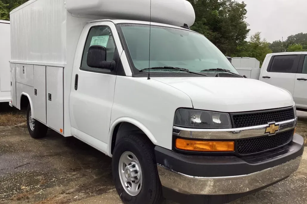 2025 Chevrolet Express 3500 Cutaway Van photo 1