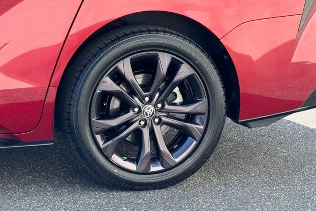 2021 Toyota Sienna XSE photo 1