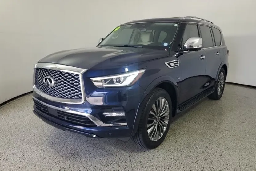 2019 Infiniti QX80 Luxe photo 1