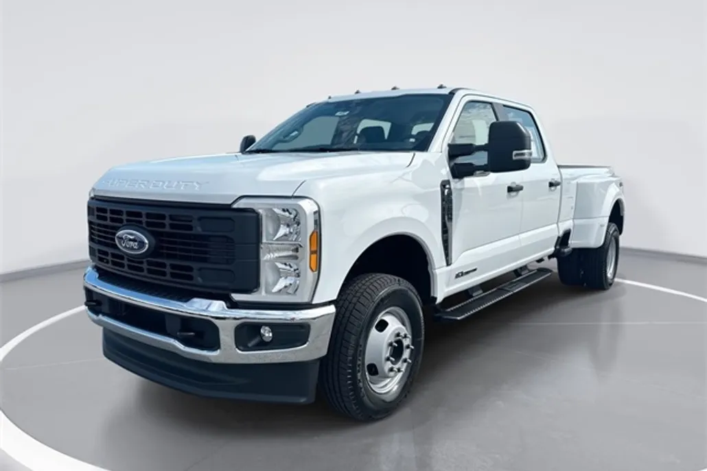 2025 Ford F-350 XL photo 1