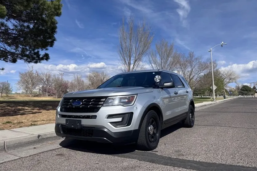 2016 Ford Explorer photo 1