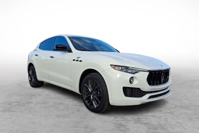 2024 Maserati Levante GT photo 1