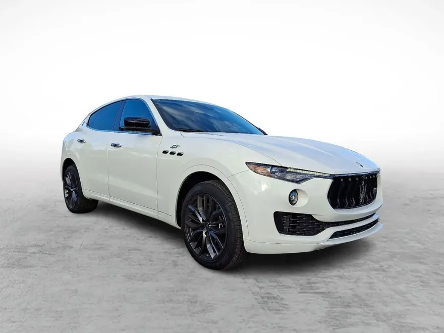 2024 Maserati Levante GT photo 1