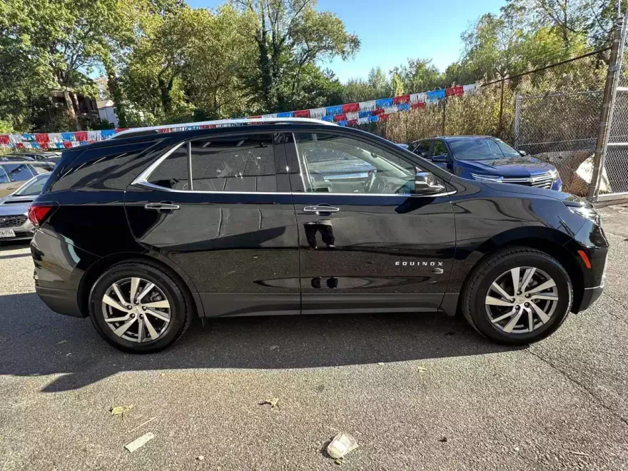 2022 Chevrolet Equinox Premier photo 1