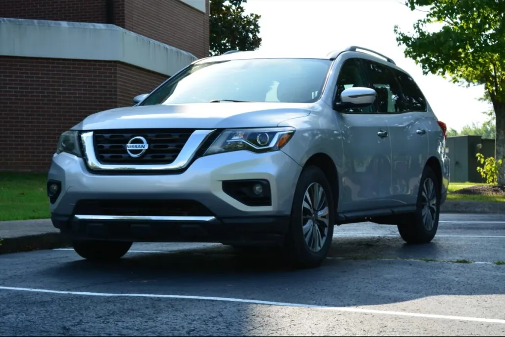 2019 Nissan Pathfinder S photo 1