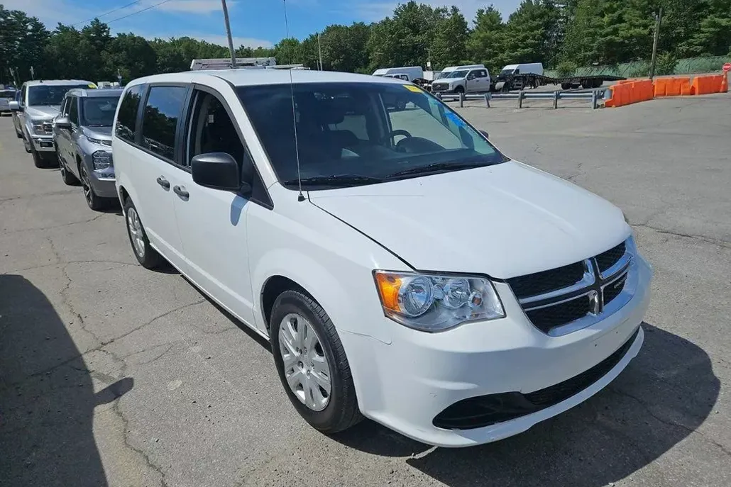 2019 Dodge Grand Caravan SE photo 1