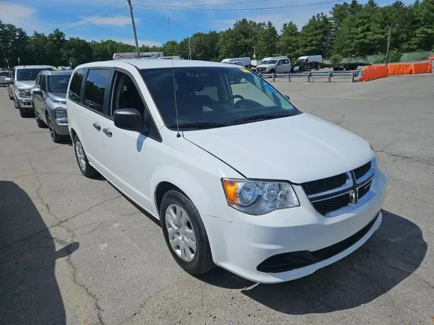 2019 Dodge Grand Caravan SE photo 1
