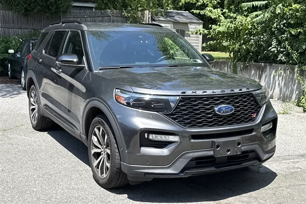 2020 Ford Explorer ST photo 1