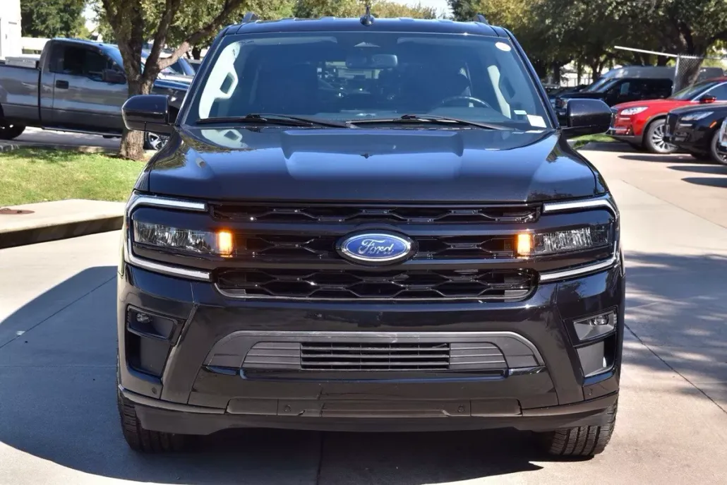 2024 Ford Expedition MAX XLT photo 1