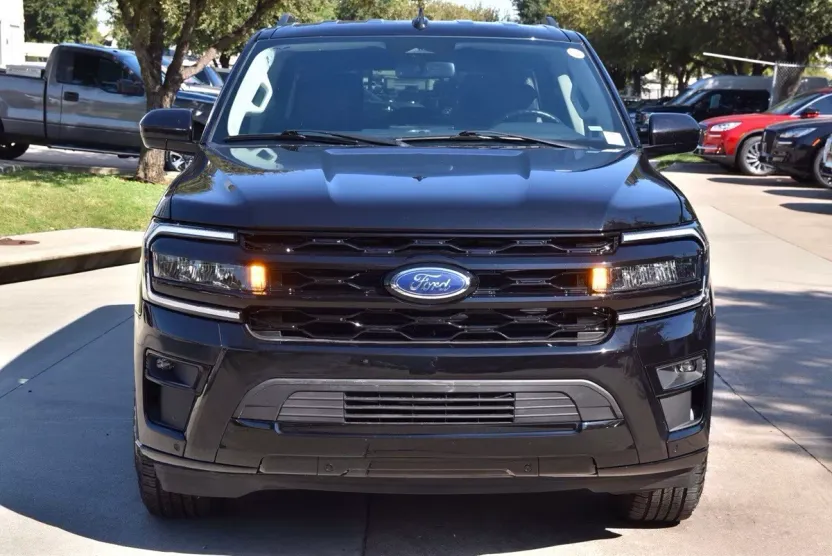2024 Ford Expedition MAX XLT photo 1