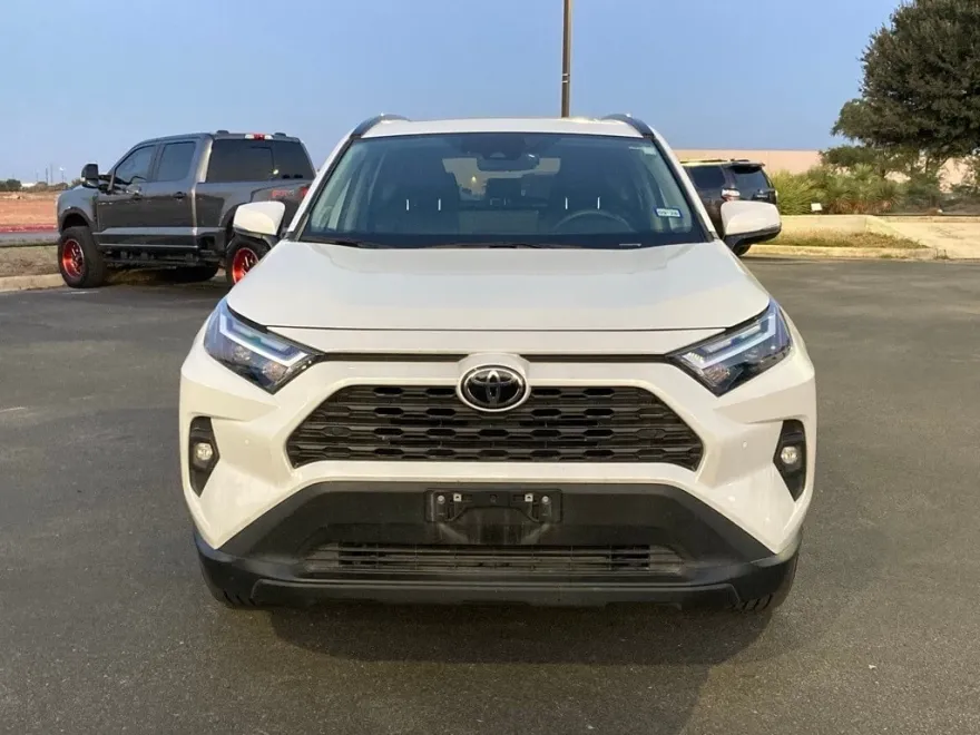 2024 Toyota RAV4 XLE Premium photo 1