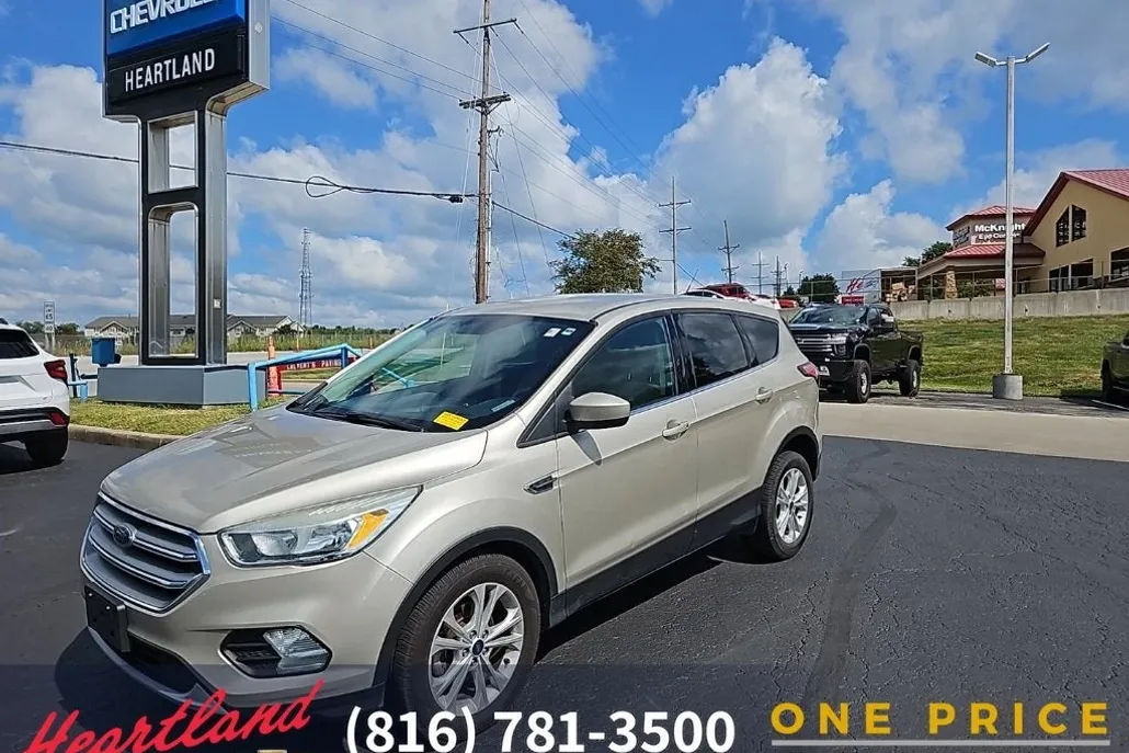 2017 Ford Escape SE photo 1