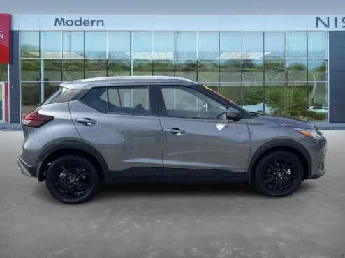 2023 Nissan Kicks SV photo 4