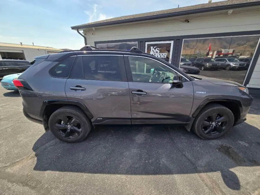 2019 Toyota RAV4 Hybrid XSE photo 1