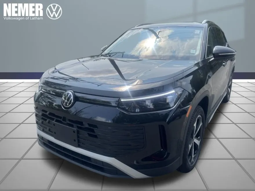 2025 Volkswagen Tiguan SE photo 1