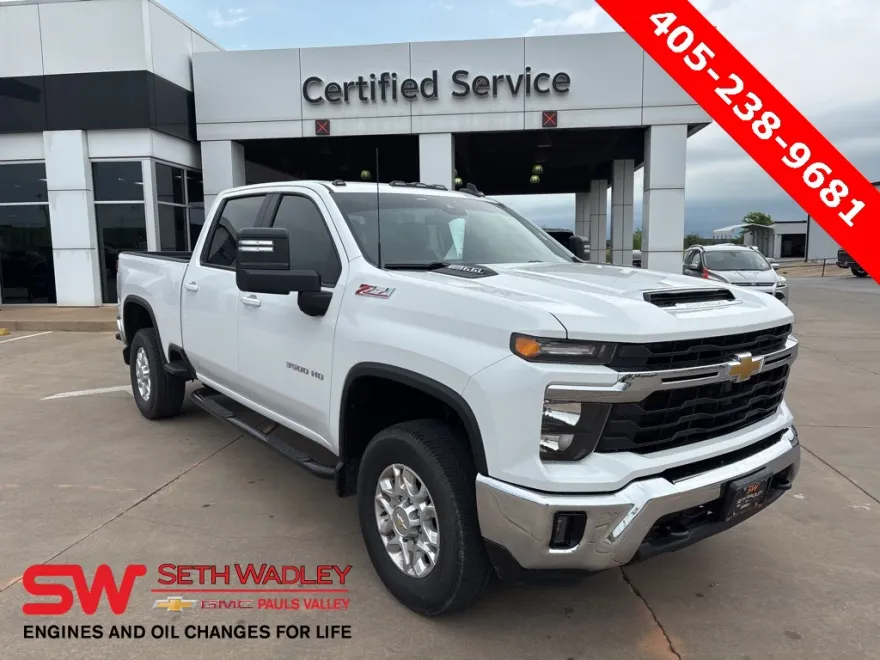 2024 Chevrolet Silverado 3500HD LT Z71 photo 1