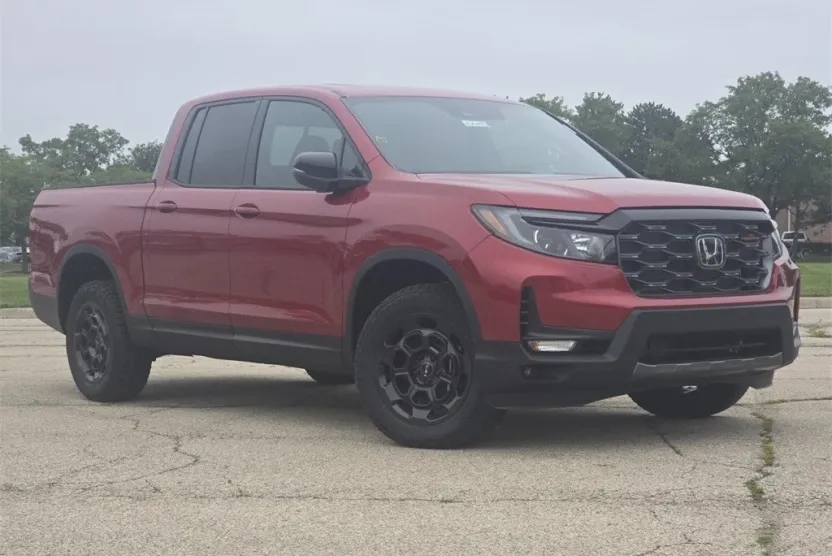 2025 Honda Ridgeline TrailSport photo 1