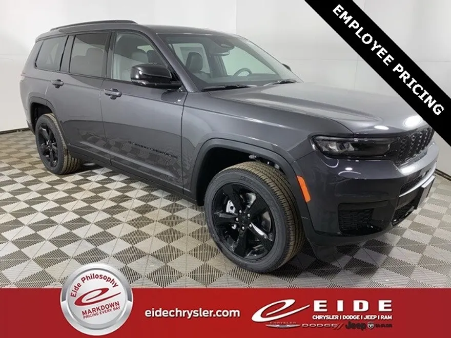 2025 Jeep Grand Cherokee Laredo Altitude X photo 1