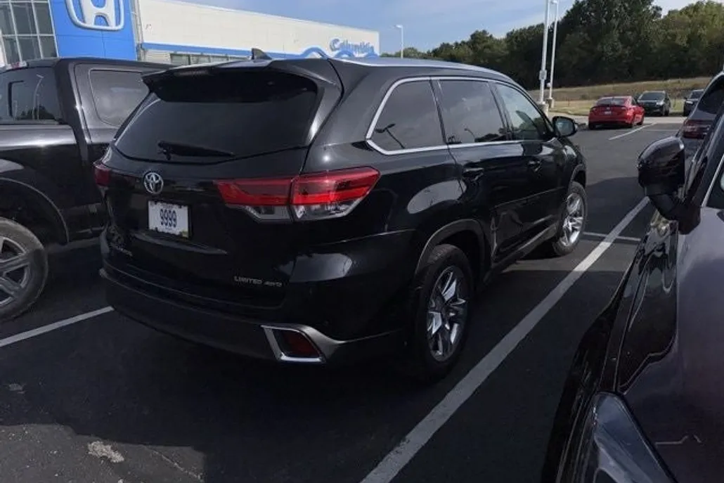 2019 Toyota Highlander Limited photo 1