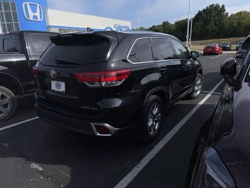 2019 Toyota Highlander Limited photo 1