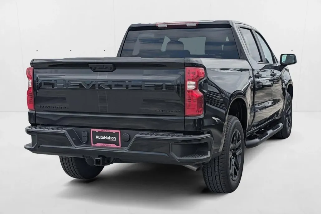 2025 Chevrolet Silverado 1500 Custom photo 1
